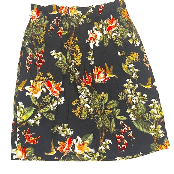 🌿🏵️H&M skirt, size 4 - Picture 2 of 4